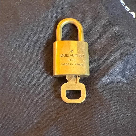 Louis Vuitton #333 - Picture 2 of 5